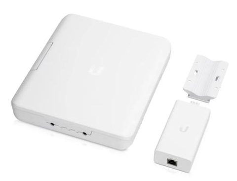 Carcasa Exterioara UniFi Switch Flex Utility Ubiquiti USW-Flex-Utility, Patch Cord si Injector PoE 60W incluse